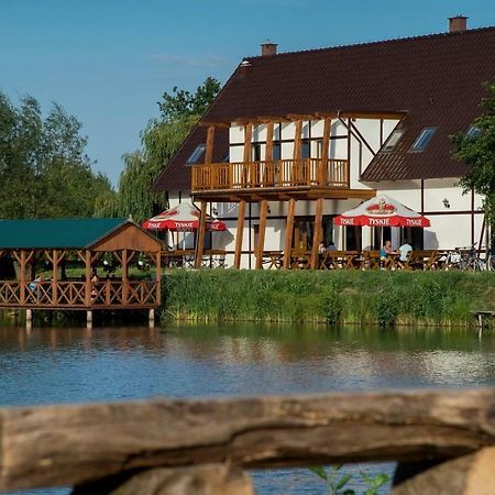 Restauracja Teo Hotel Cieszkow Buitenkant foto