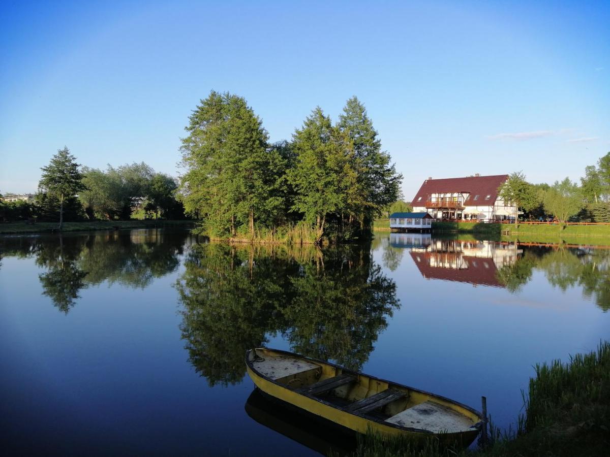 Restauracja Teo Hotel Cieszkow Buitenkant foto