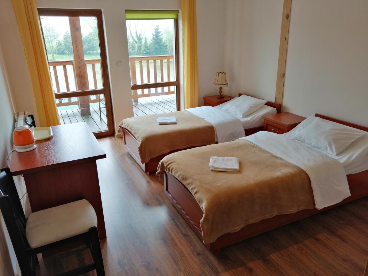 Restauracja Teo Hotel Cieszkow Buitenkant foto